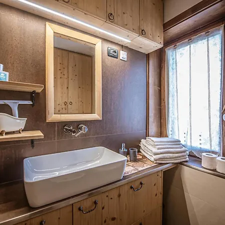 Apartment Yvonne - Myholidaylivigno *