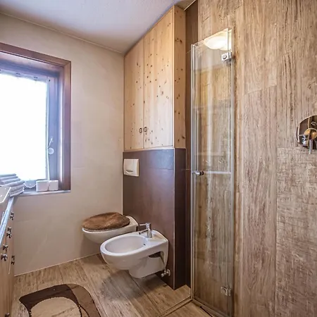 Yvonne - Myholidaylivigno * Livigno