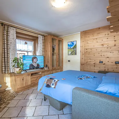 Yvonne - Myholidaylivigno *
